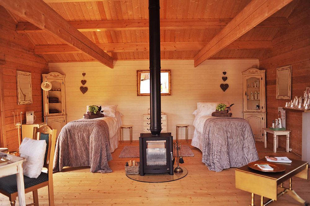 beautissimo-spa-day-halifax-wooden-style-lodge-massge-and-treatments
